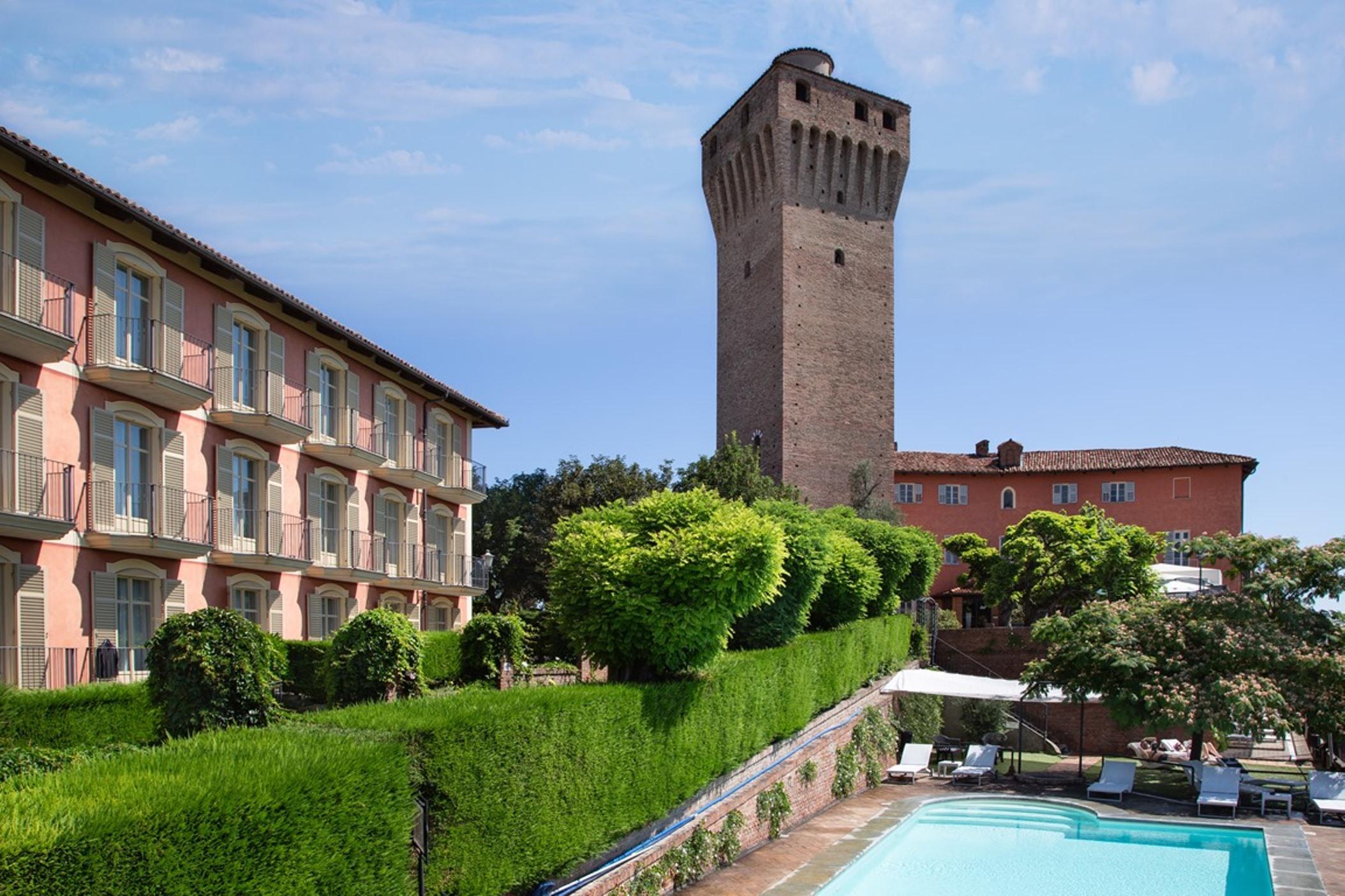 Hotel Castello Di Santa Vittoria Santa Vittoria dʼAlba Exterior foto