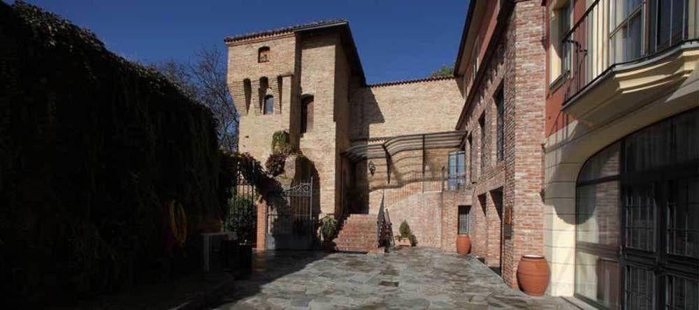 Hotel Castello Di Santa Vittoria Santa Vittoria dʼAlba Exterior foto