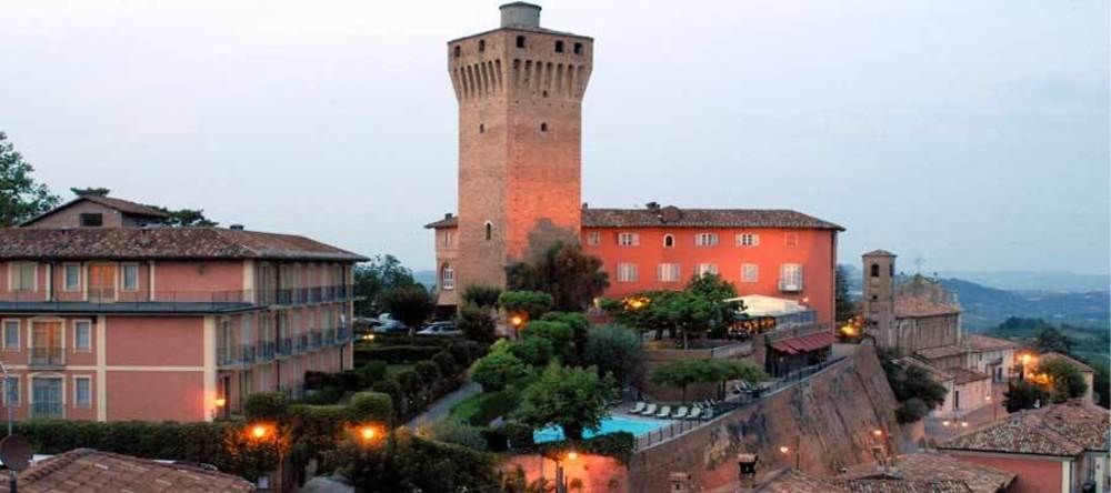 Hotel Castello Di Santa Vittoria Santa Vittoria dʼAlba Exterior foto