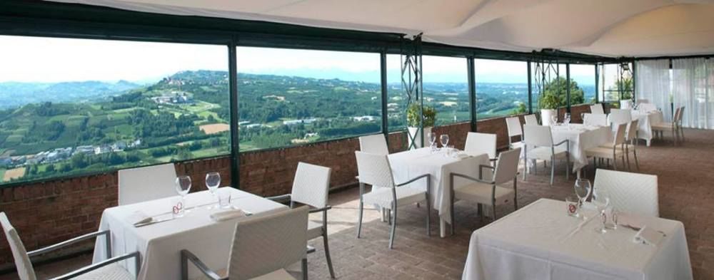 Hotel Castello Di Santa Vittoria Santa Vittoria dʼAlba Exterior foto