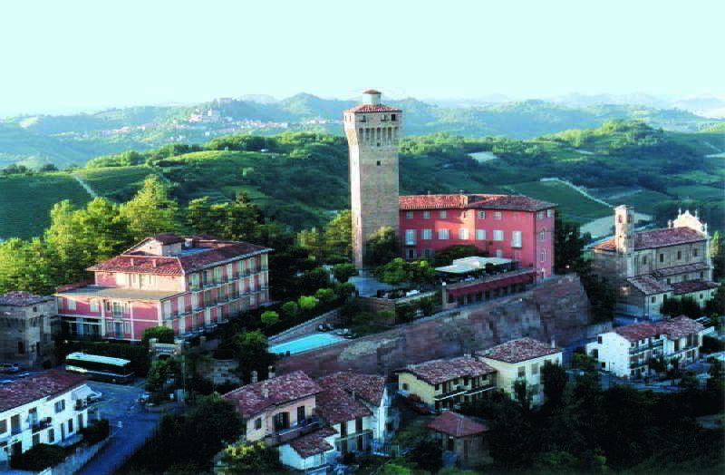 Hotel Castello Di Santa Vittoria Santa Vittoria dʼAlba Exterior foto